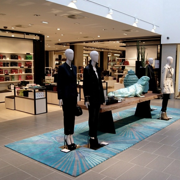 Meet your Posher, Oceane - Picture 2 of 2